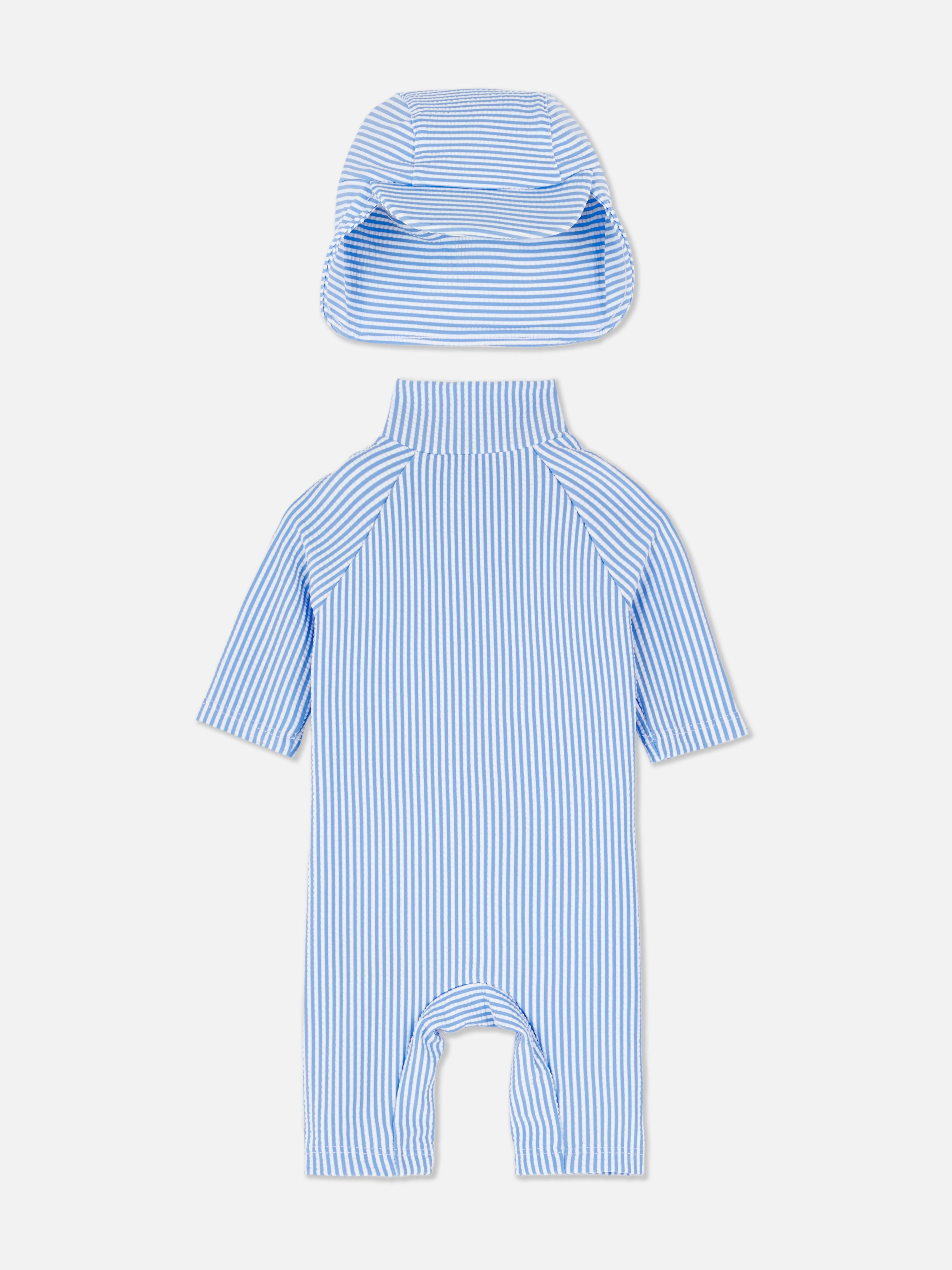 Bañador y gorro de natación a rayas
