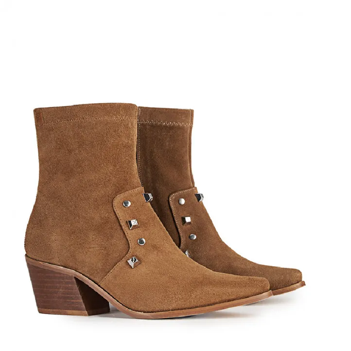 BOTIN OLIVIA ADORNOS MARRON POPA