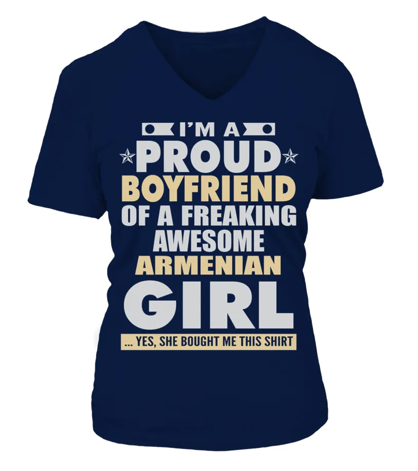 BOYFRIEND OF ARMENIAN GIRL T SHIRTS Camiseta cuello pico Mujer