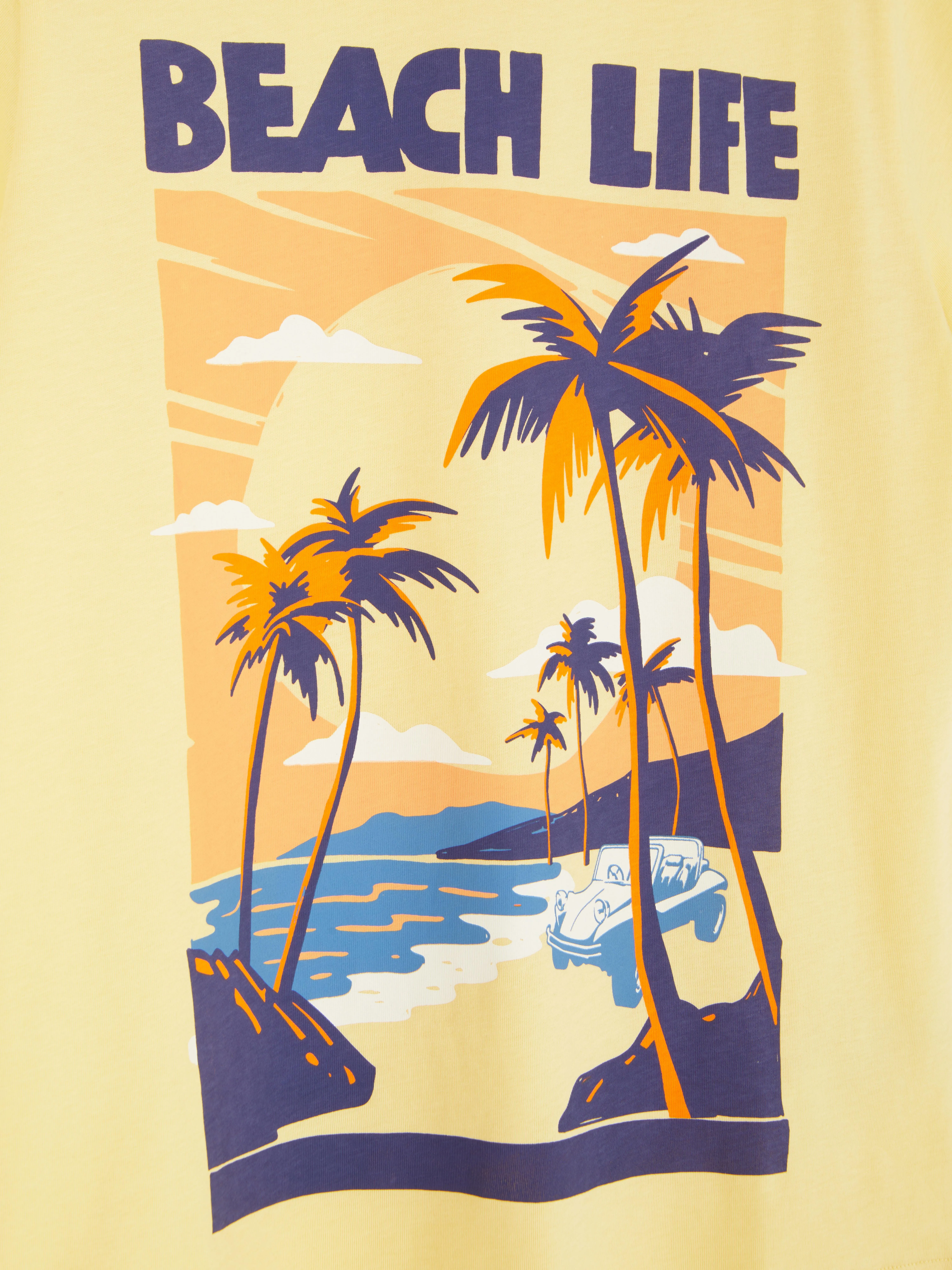 Camiseta con diseño abstracto