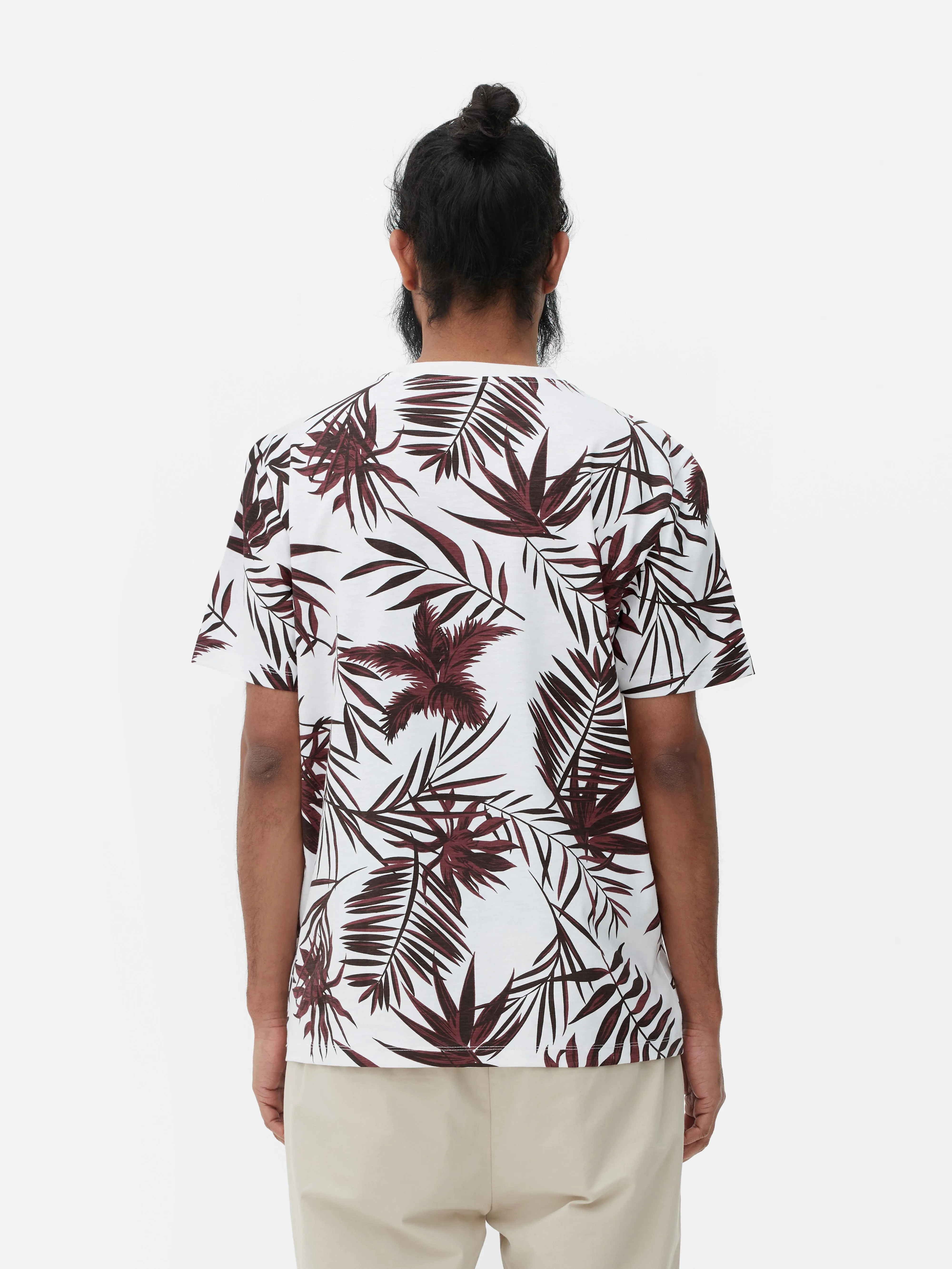 Camiseta con estampado botánico