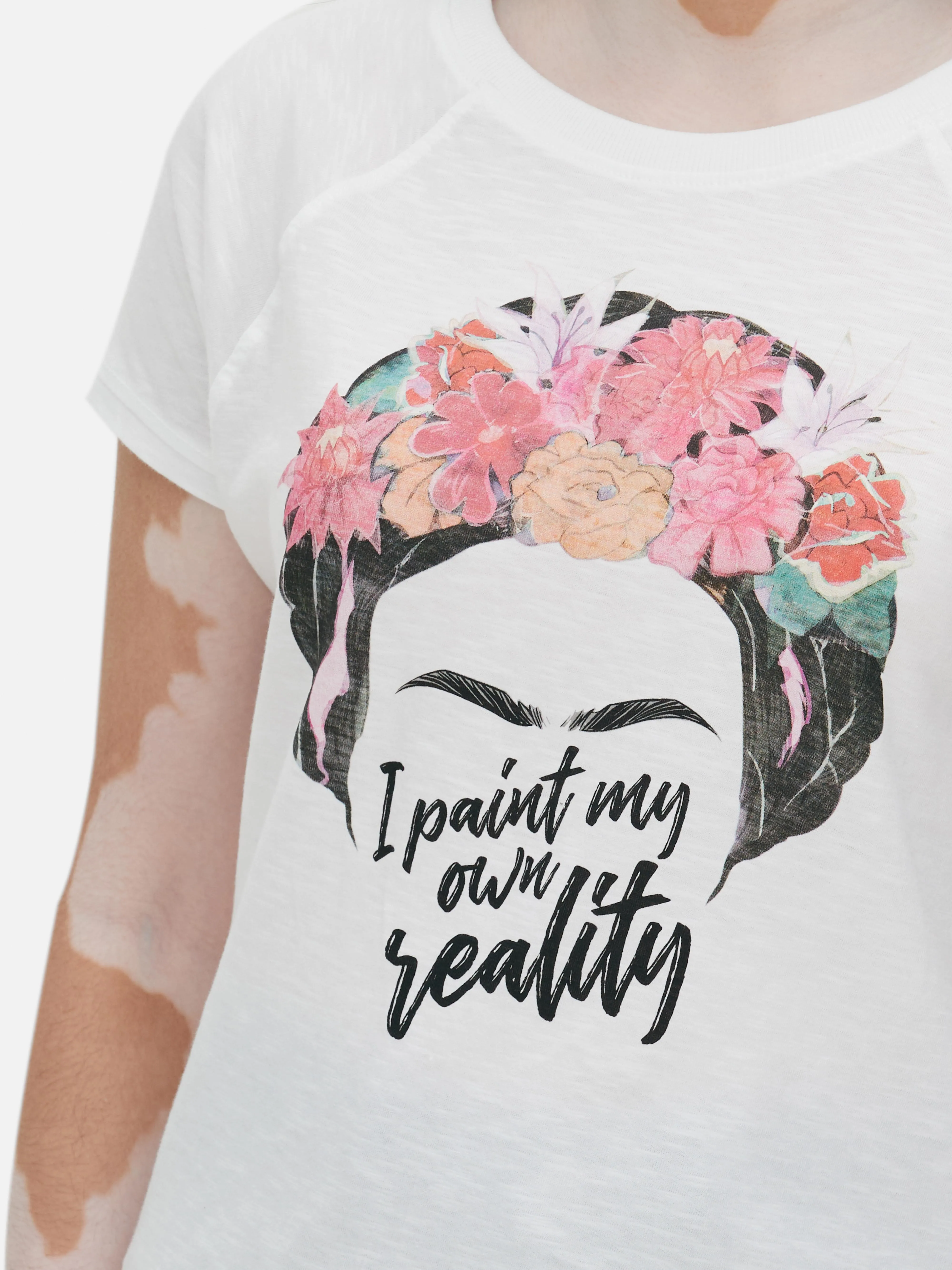 Camiseta con estampado gráfico de Frida Kahlo