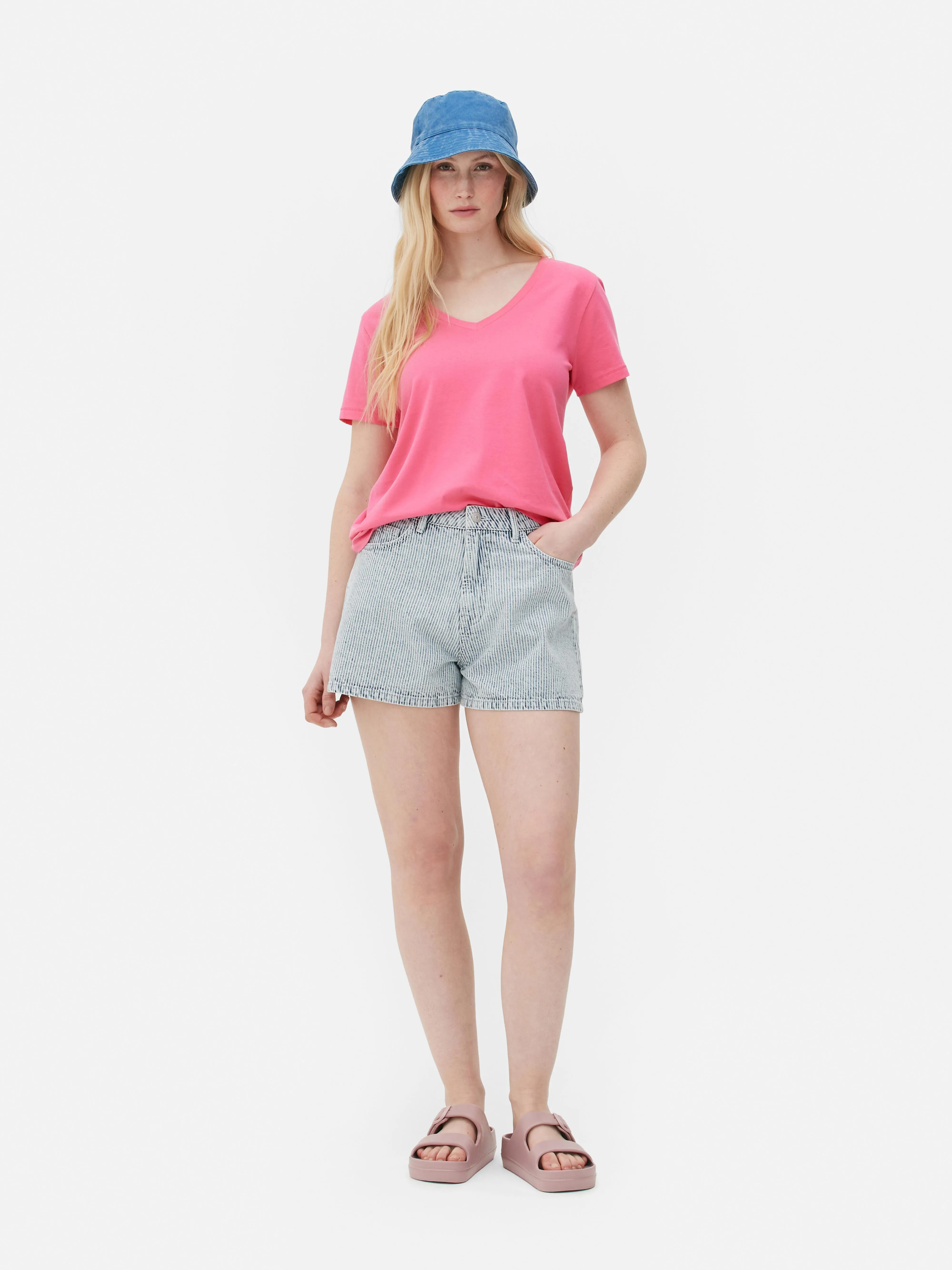 Camiseta de manga corta con cuello de pico