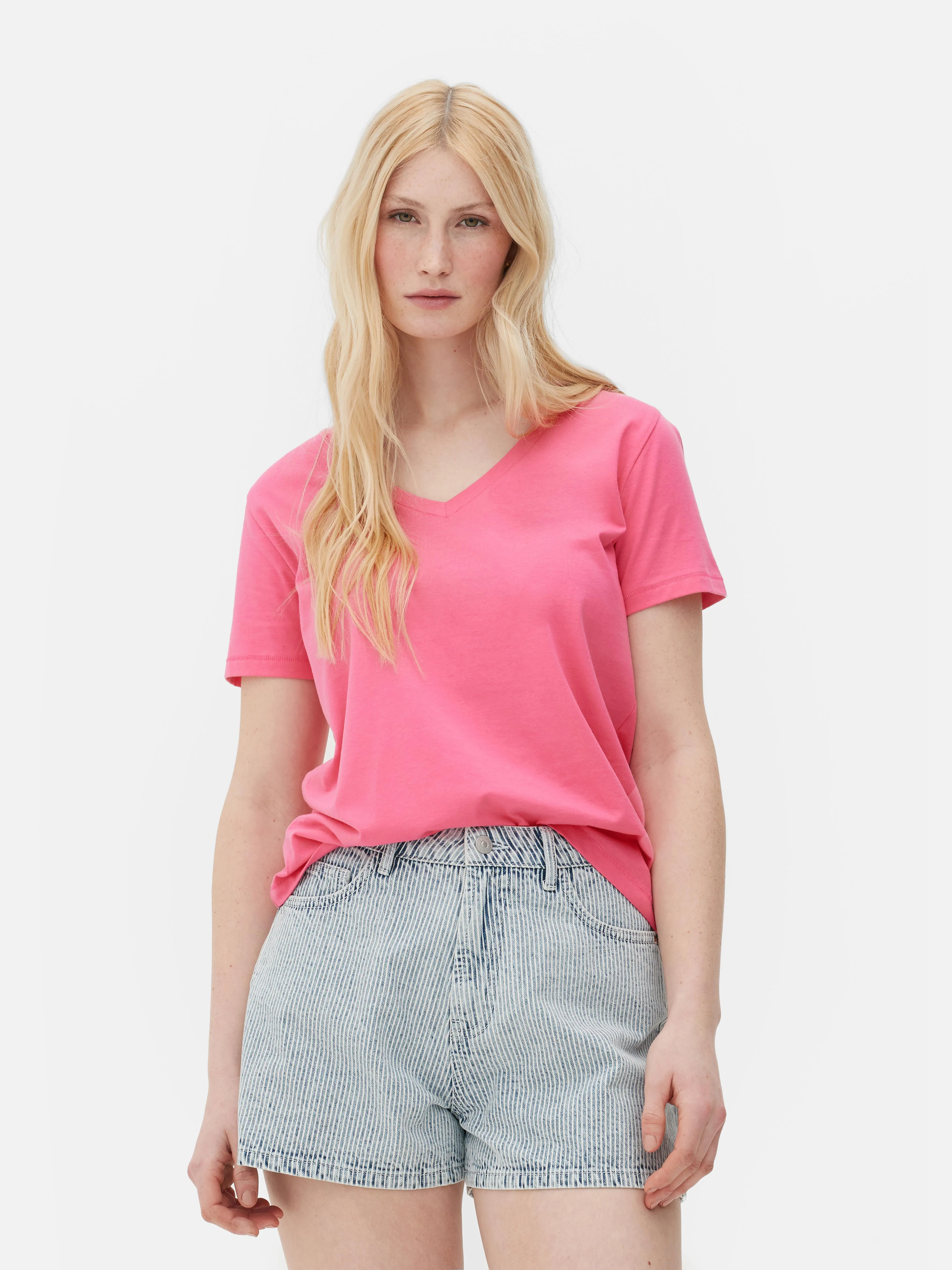 Camiseta de manga corta con cuello de pico