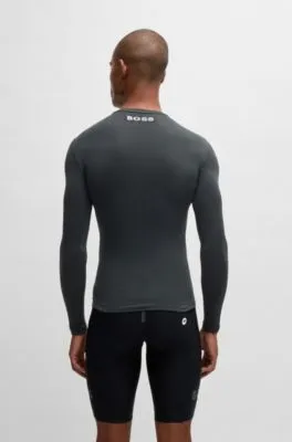 Camiseta interior BOSS x ASSOS con contenido de carbono que controla los olores