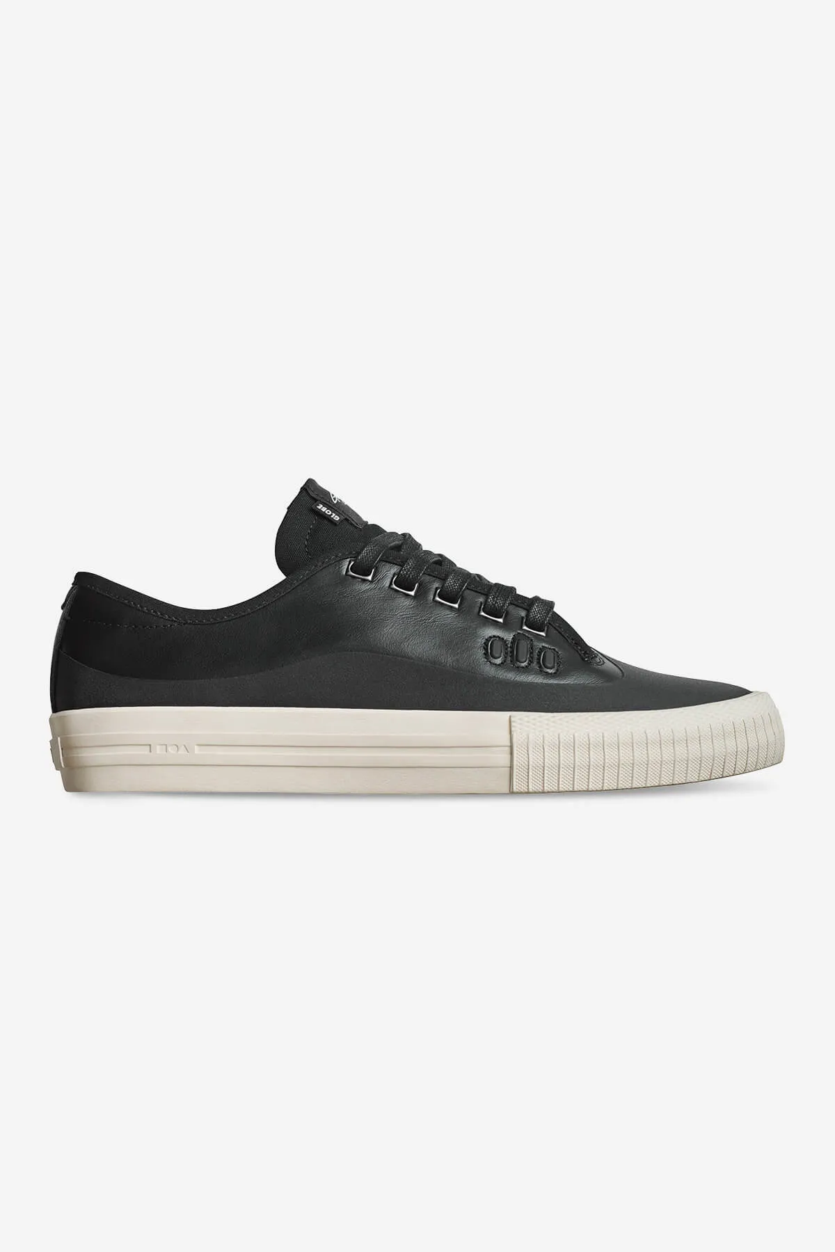 GILLETTE  BLACK LEATHER  SKATE SHOES