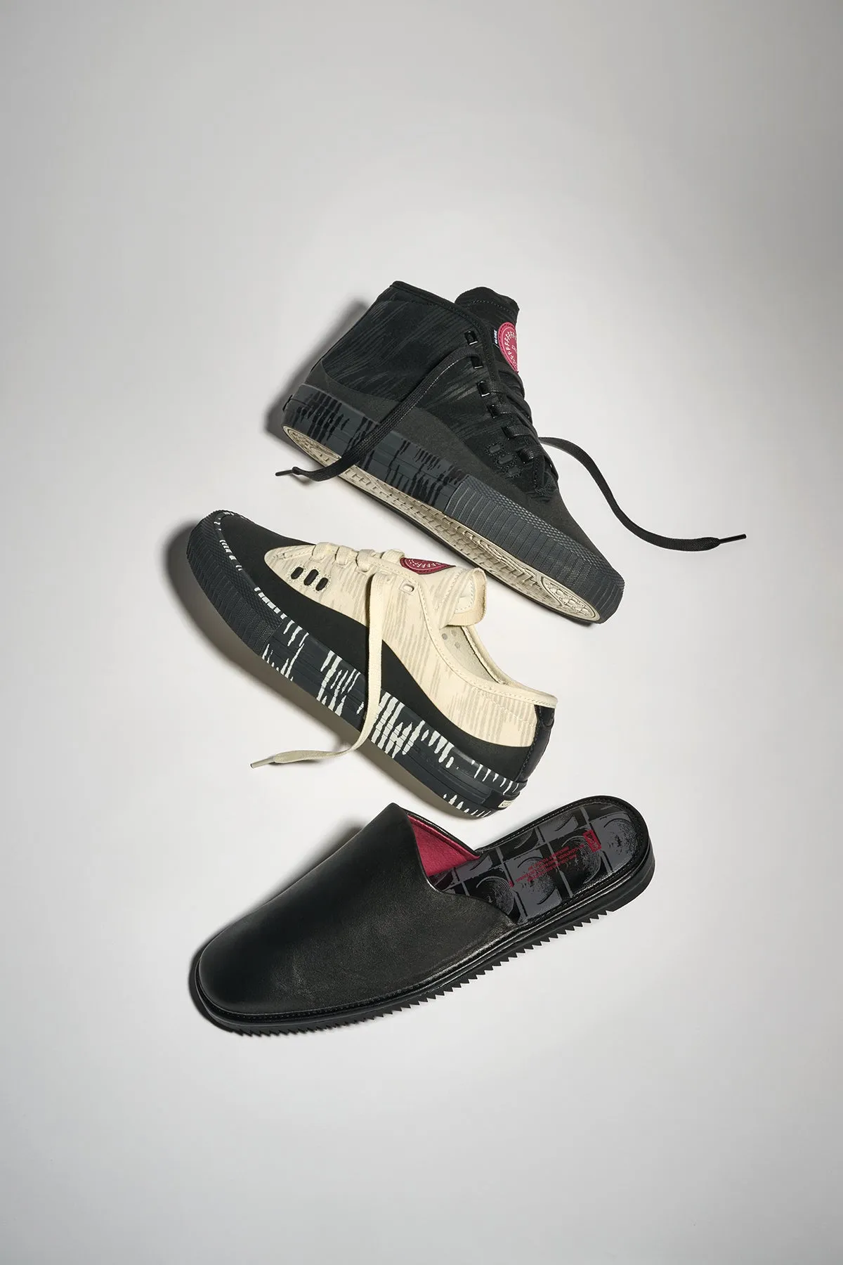 GILLETTE  CREAM/GRAPHITE/FORMER  SKATE SHOES