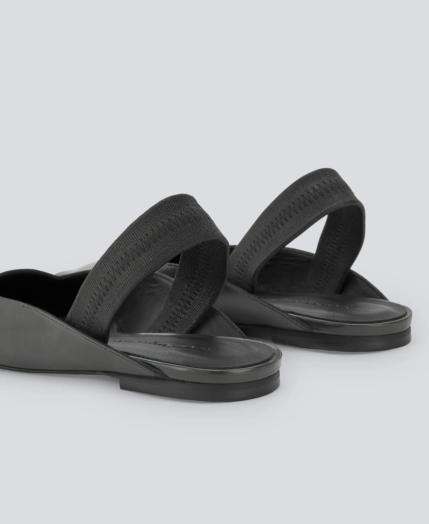 Grey responsible leather shoe woman