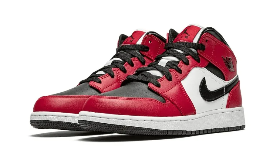 Jordan 1 Mid Chicago Black Toe (GS)