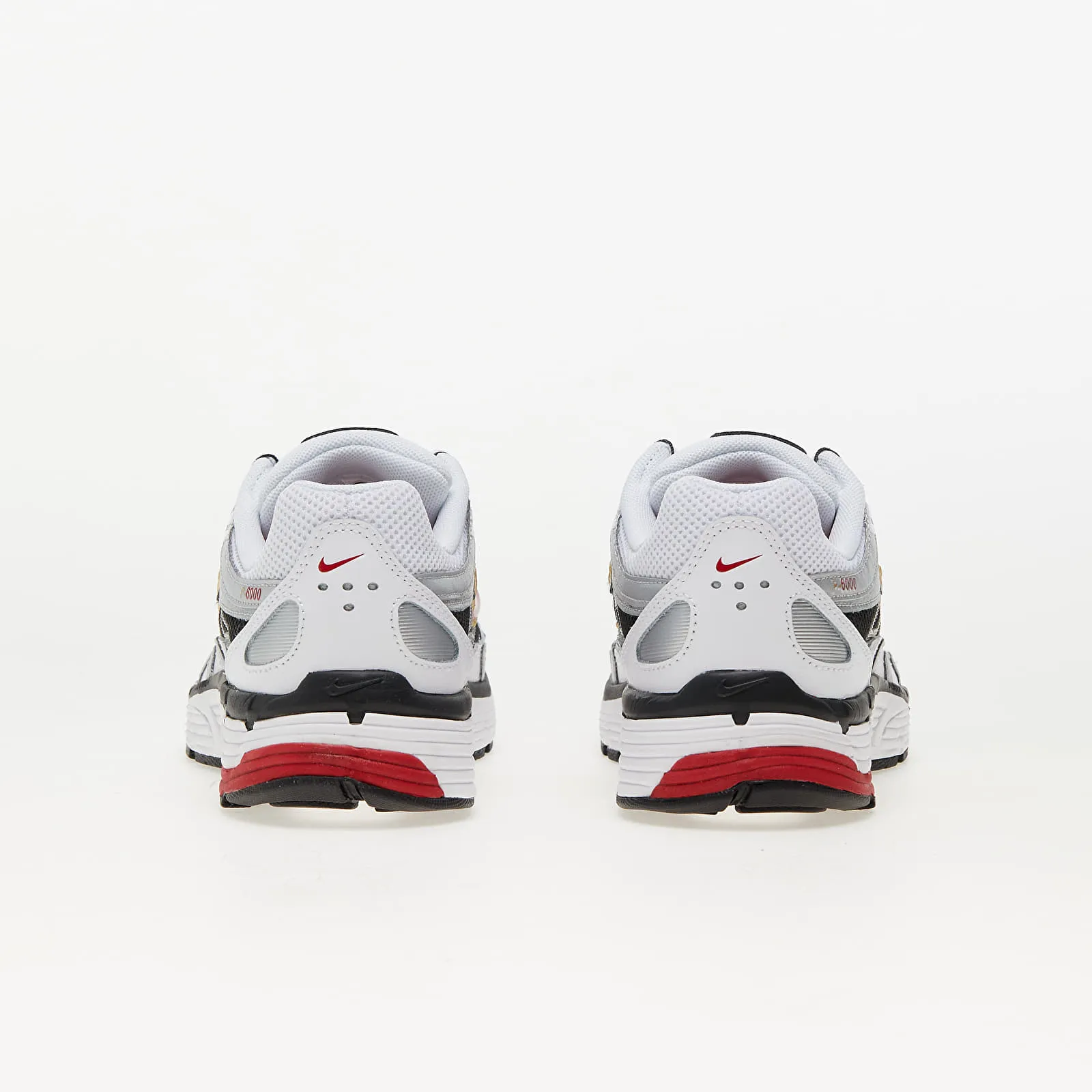 NIKE W P6000