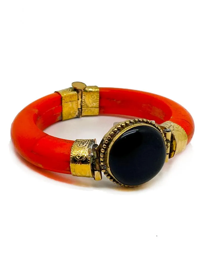 ORIGINALES PULSERAS NARANJAS DE HUESO CON PIEDRA NEGRA