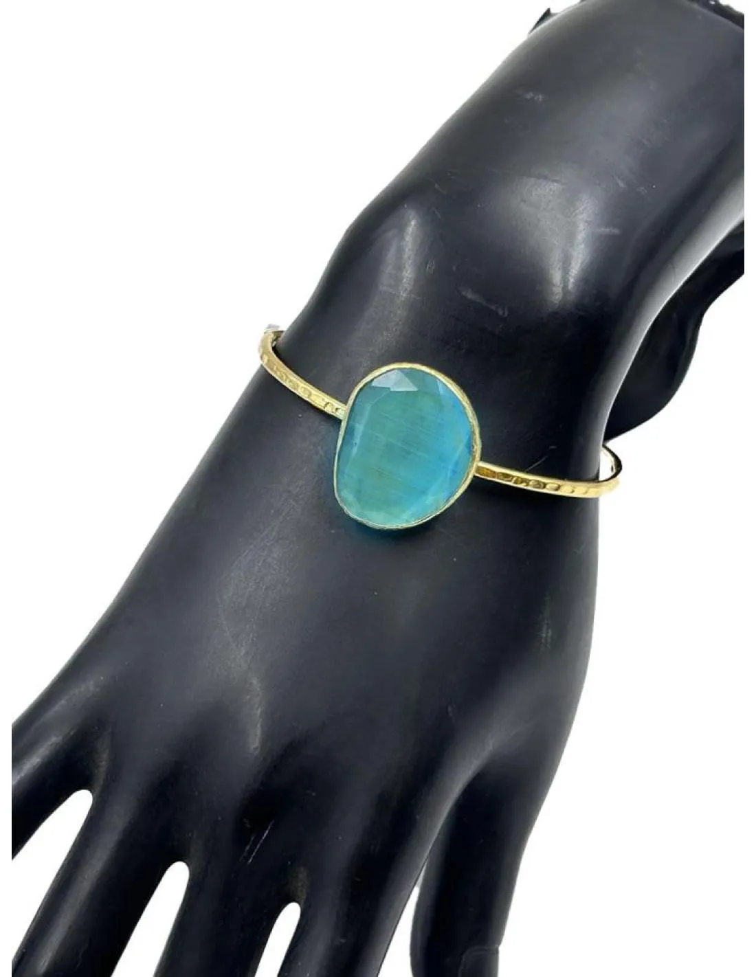 PULSERAS DORADAS CON PIEDRAS VERDES AGUA PARA BODA