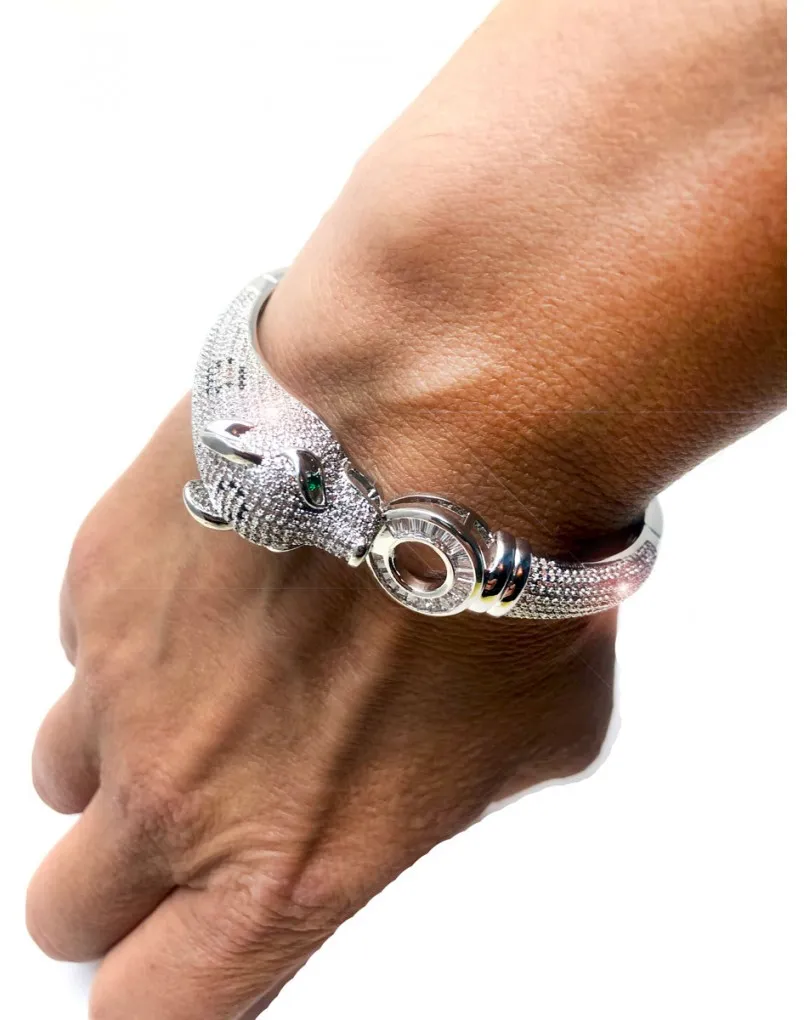 PULSERAS PLATEADAS CON FABULOSA CABEZA FELINA UN CLASICO