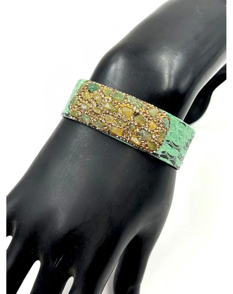 PULSERAS VERDES DE CUERO CON PRECIOSA DECORACION PEDRERIA