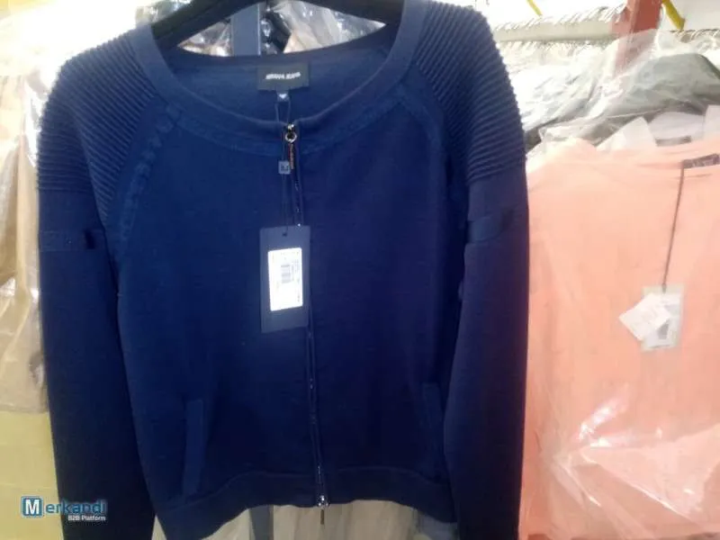Ropa Armani Jeans, Hombre y Mujer, Nuevo Lote a partir de 165 Unidades: camisas, sudaderas, chaquetas y más