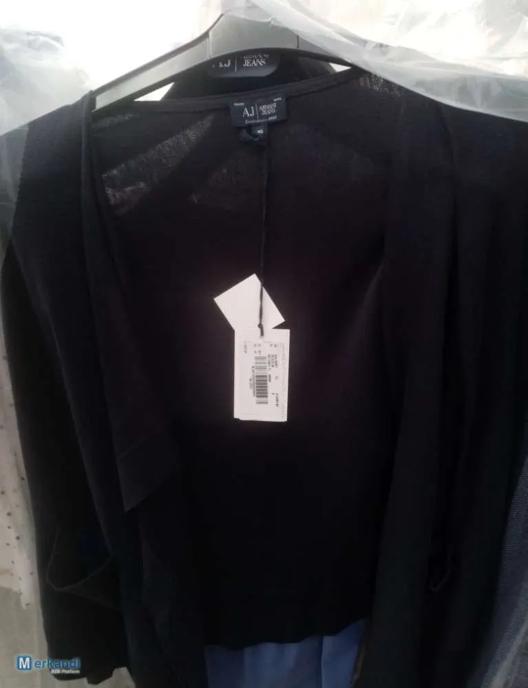 Ropa Armani Jeans, Hombre y Mujer, Nuevo Lote a partir de 165 Unidades: camisas, sudaderas, chaquetas y más