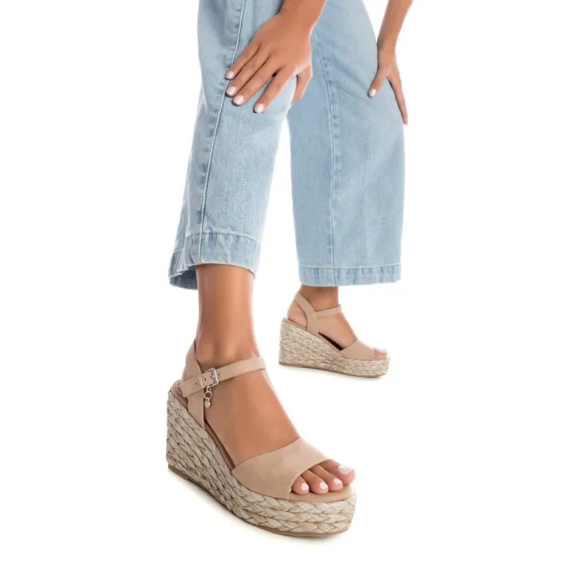 Sandalia de mujer XTI 142858 Beige