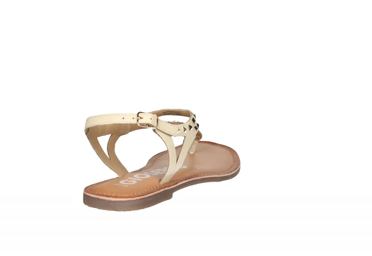 Sandalia Dedo Piel Beige Tachas Doradas