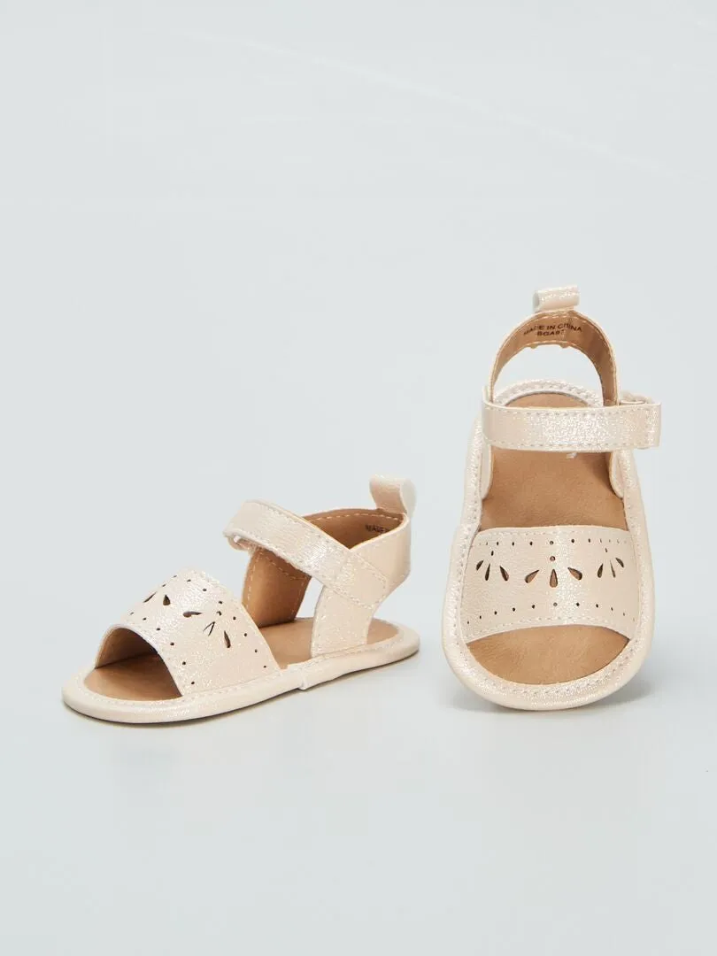 SANDALIAS CALADAS CON VELCRO  BEIGE