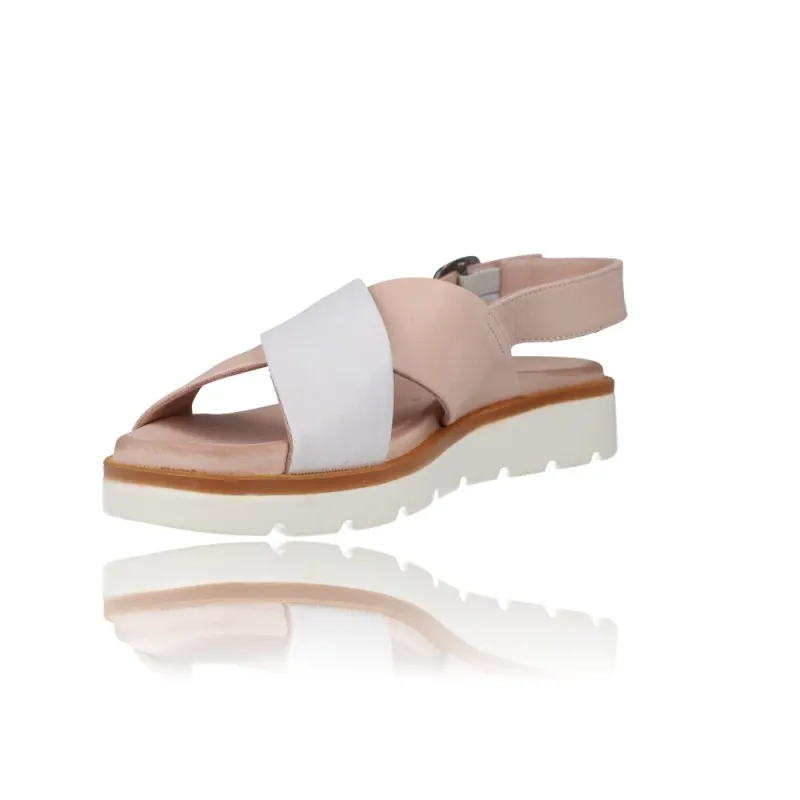 Sandalias con Cuña de estilo Urbano para Mujer de Carmela 160758