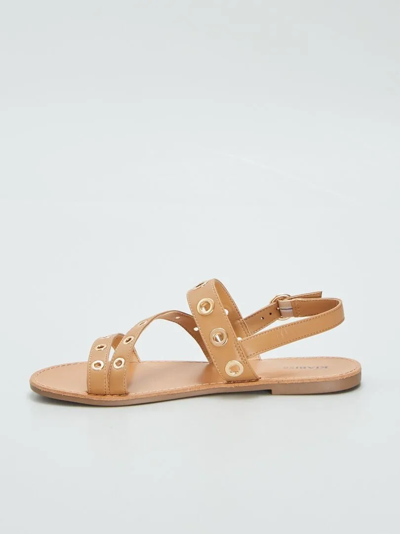 SANDALIAS CON OJALES  MARRON