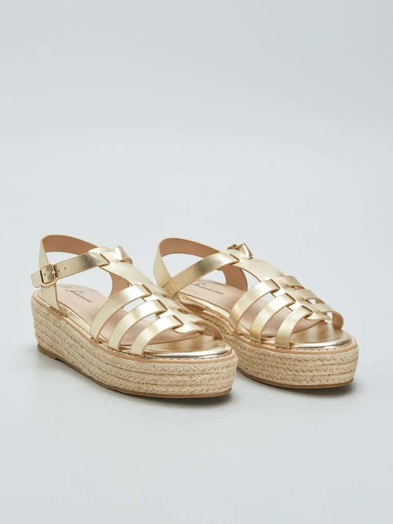 SANDALIAS CON PLATAFORMA  BEIGE
