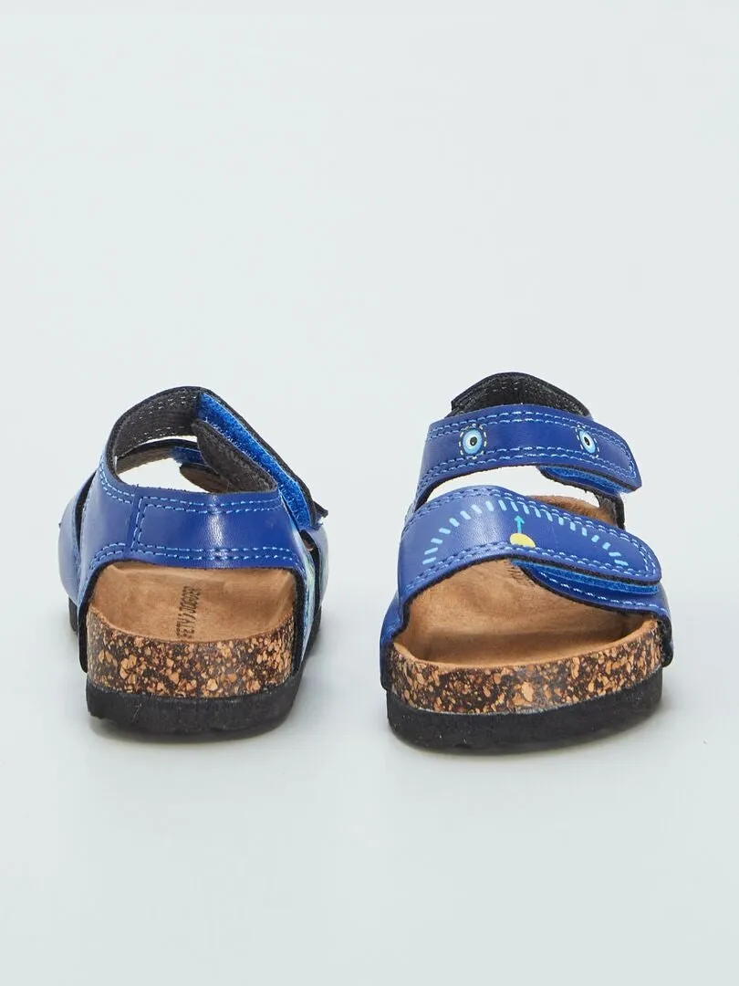 SANDALIAS CON TIRAS ESTAMPADAS  AZUL