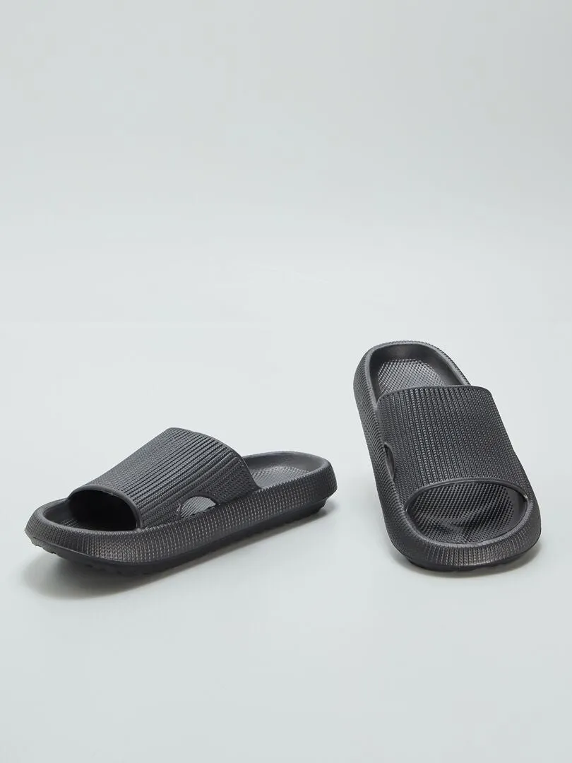 SANDALIAS DE PLáSTICO MOLDEADO  NEGRO