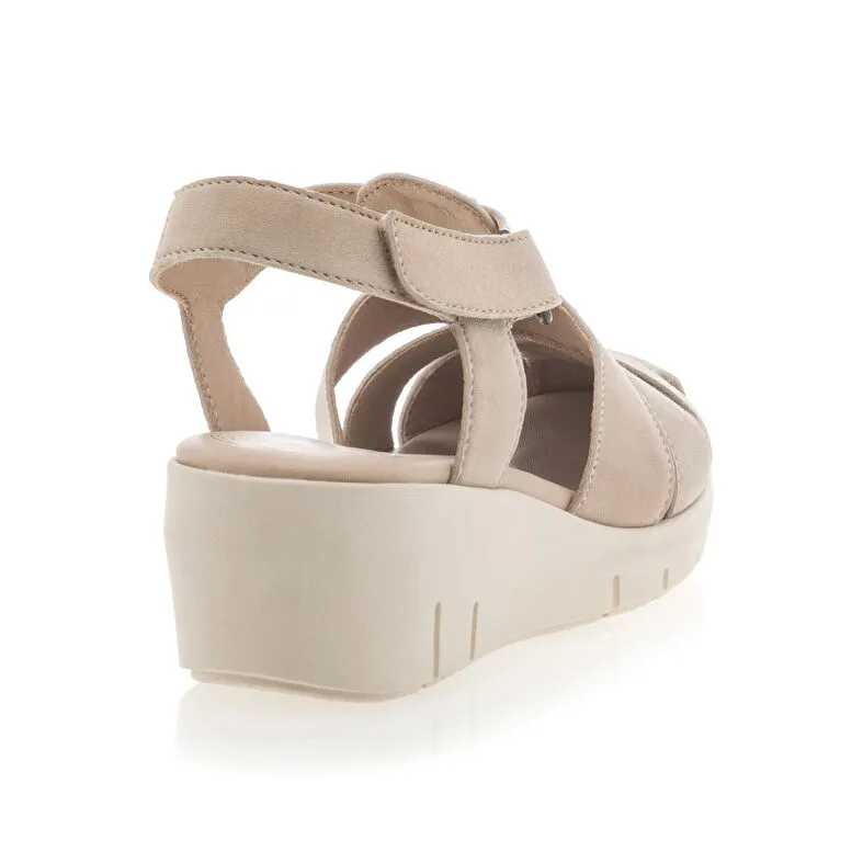 Sandalias/ descalzo mujer beige