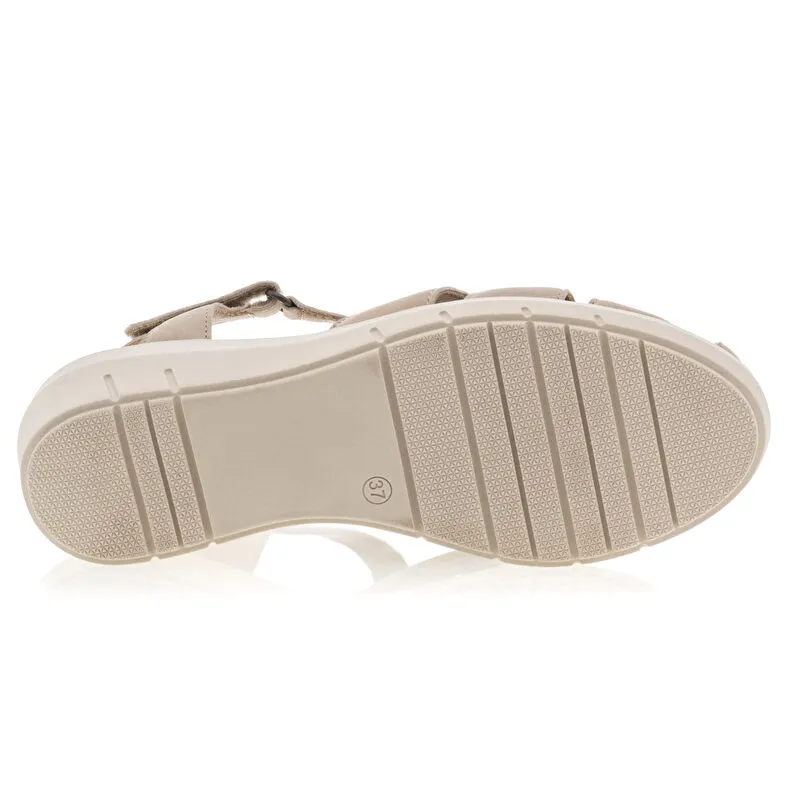 Sandalias/ descalzo mujer beige