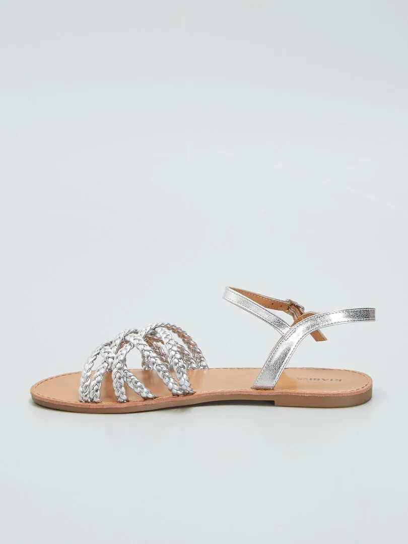 SANDALIAS PLANAS CON TIRAS TRENZADAS  GRIS