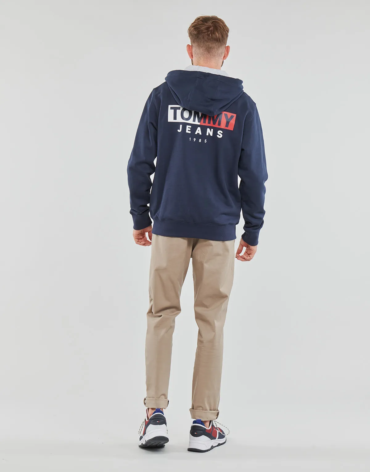 TJM ENTRY FLAG ZIP THRU