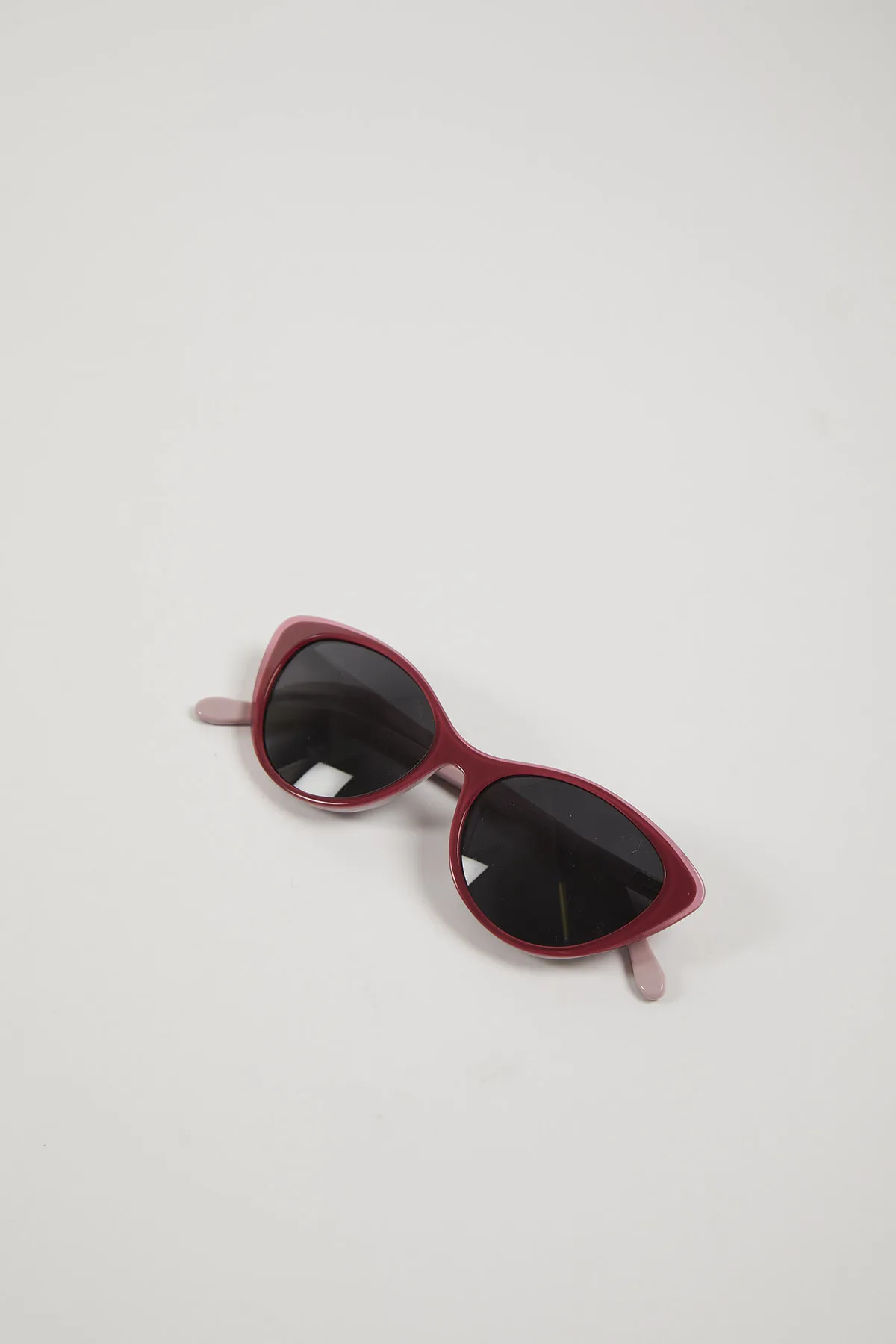 Women fushia sunglasses