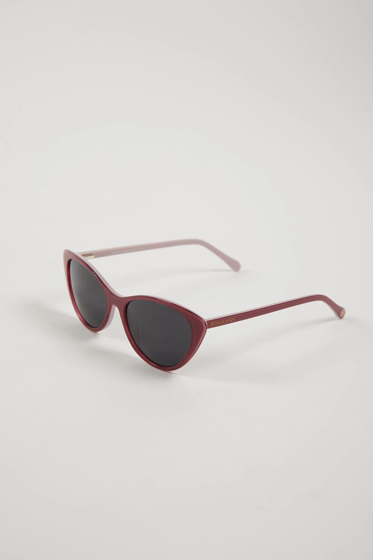 Women fushia sunglasses