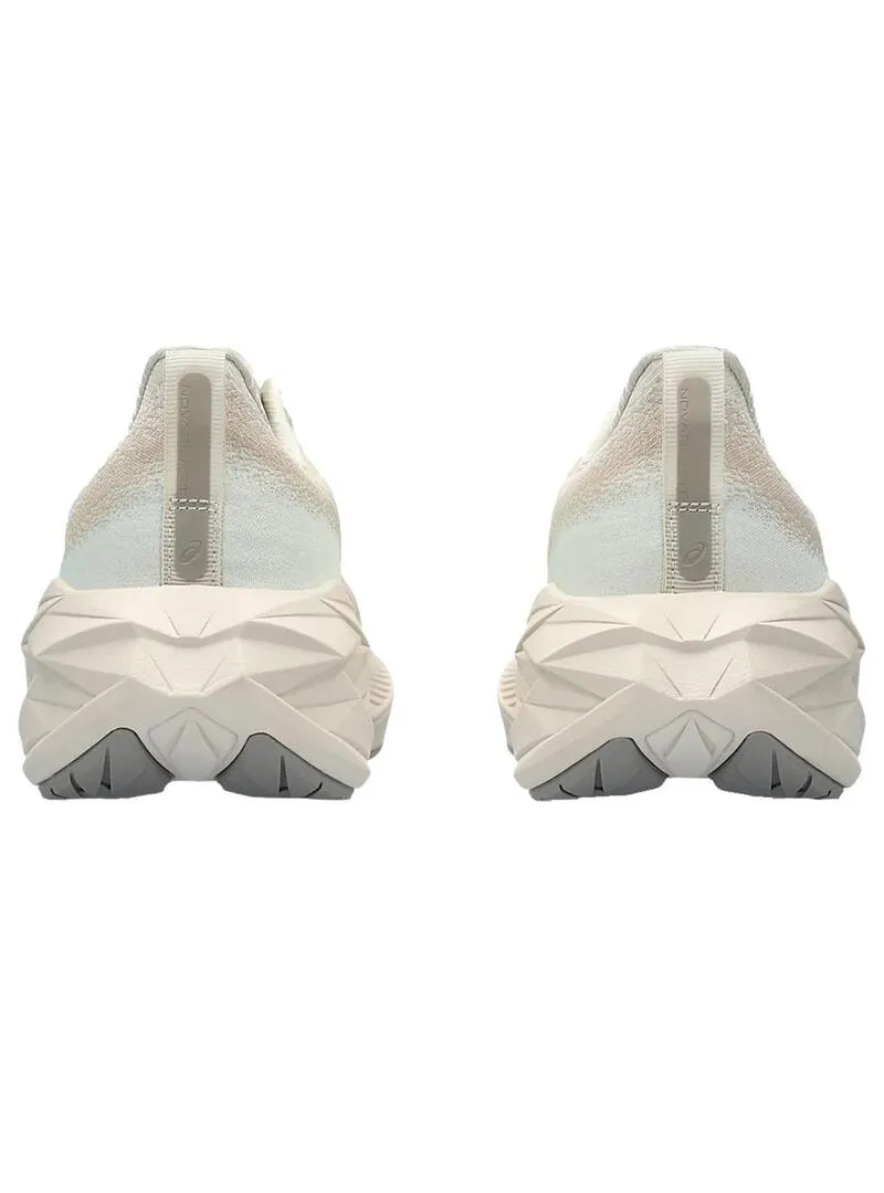 Zapatilla Mujer Asics Novablast™ 4 Beige