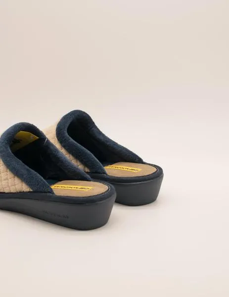 Zapatilla Nordika´s 238/8 beige de mujer.
